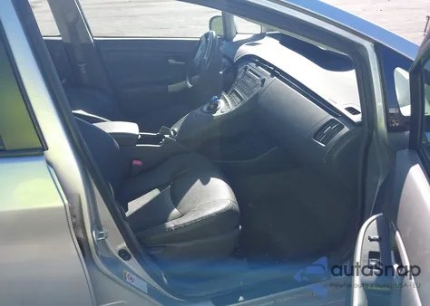 2011 Toyota Prius Four z USA, uszkodzony, nr VIN JTDKN3DU0B5291839